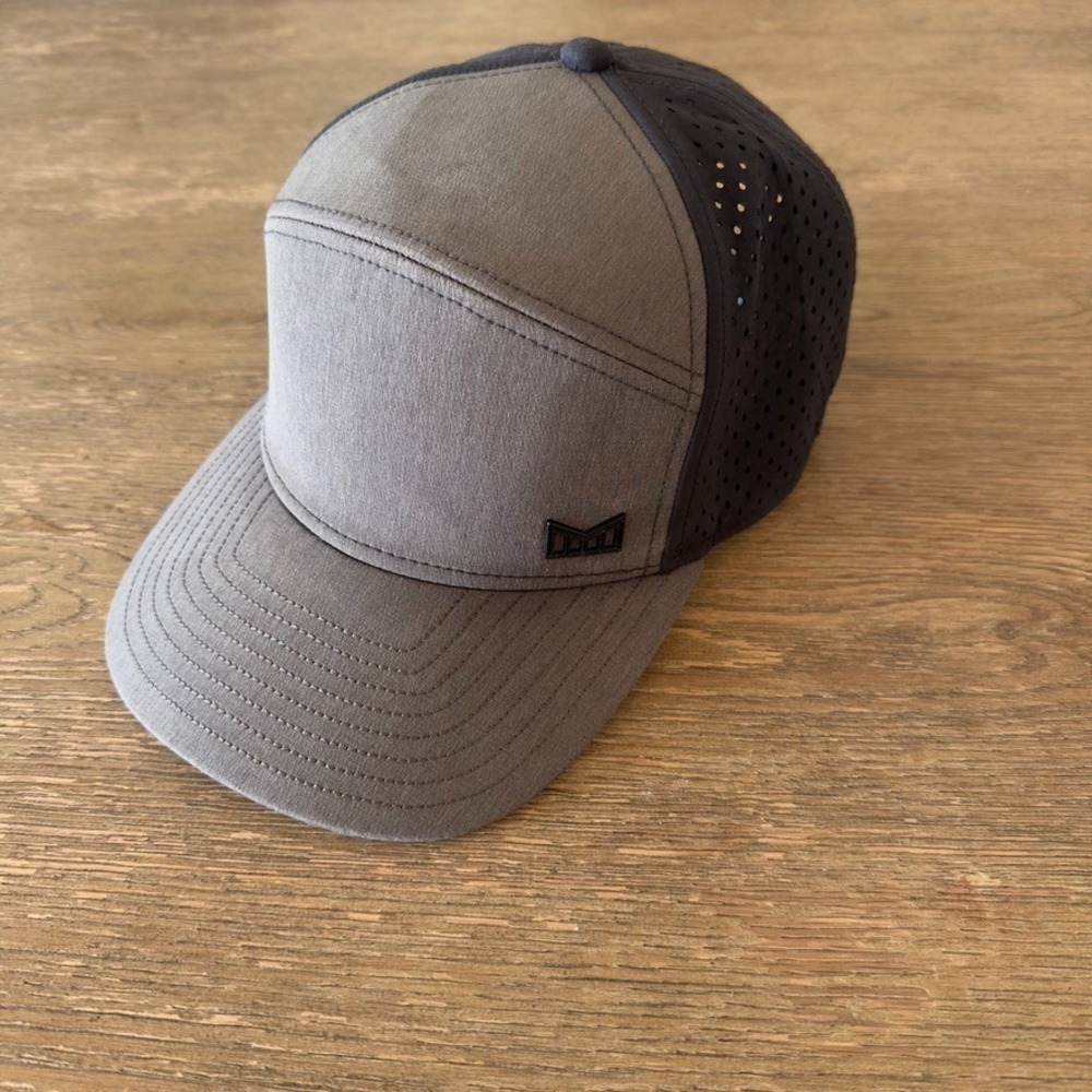 Melin Trenches Icon Hydro snapback Hat-Heather Charcoal/Black-Mesh Back-60cm XL